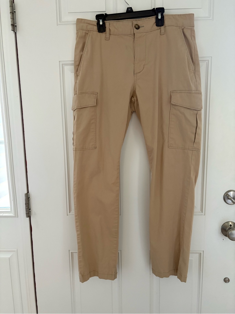 Old Navy Men's Cargo Pants in Khaki/Tan 34x32